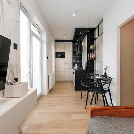 City Mood Apartamenty Lodz Fabryczna 450M Wszystko Nowe Exterior photo